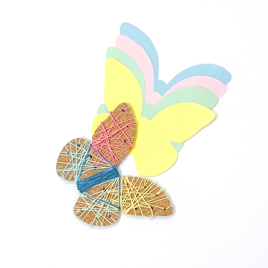 Bastelset – Schmetterling, Schaf – Bastelset für Kinder im Alter von 6 – 8 Jahren zum Weben, Zeichnen und Schneiden.
