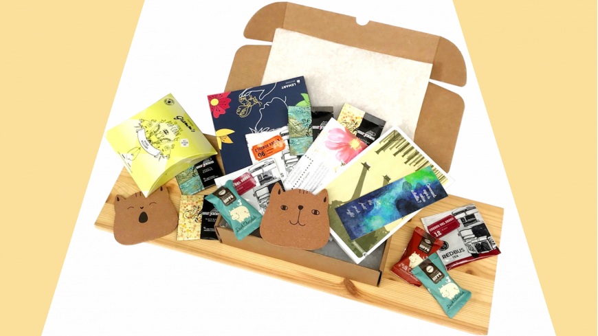 Exploratology Box May for book lovers Meaow cork coaster sets